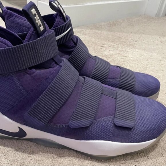 lebron James nike zoom soldier size 18 men basketball shoe 17 uk purple white - Picture 1 of 8